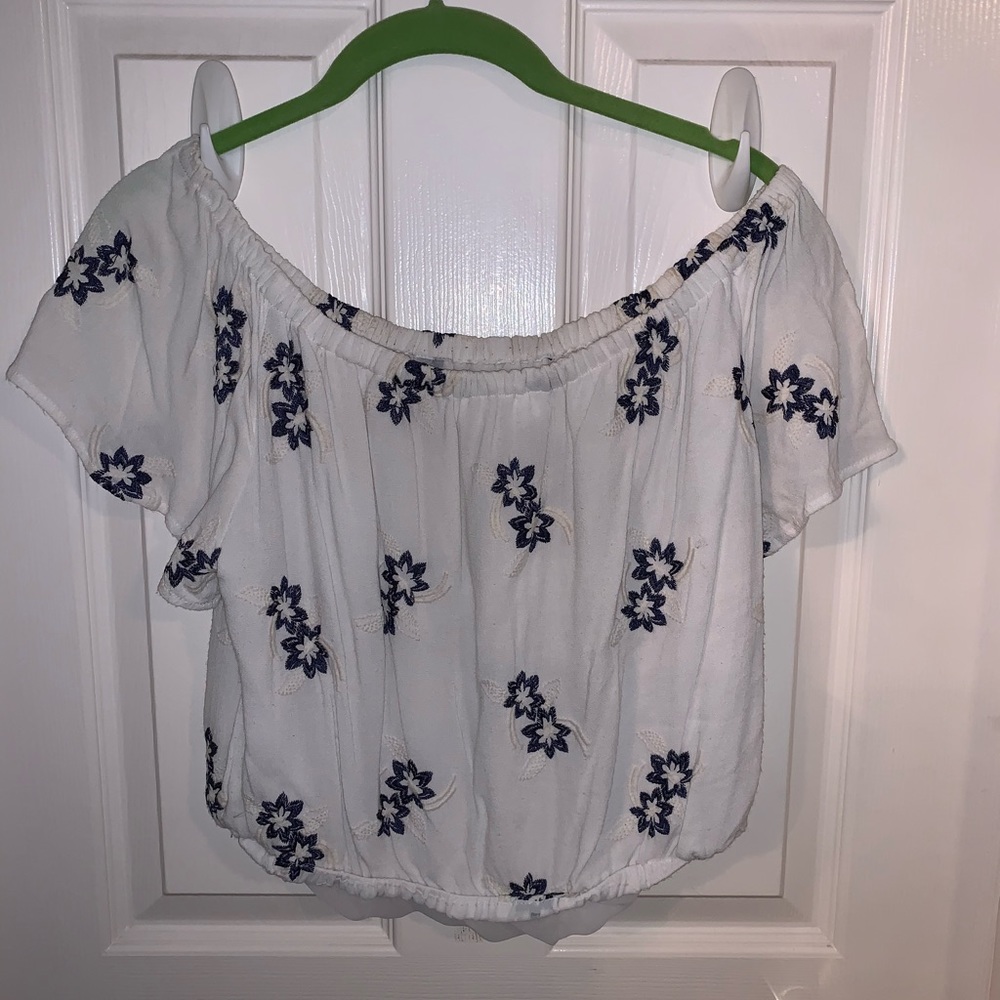 Nordstrom: ASTR white cropped top